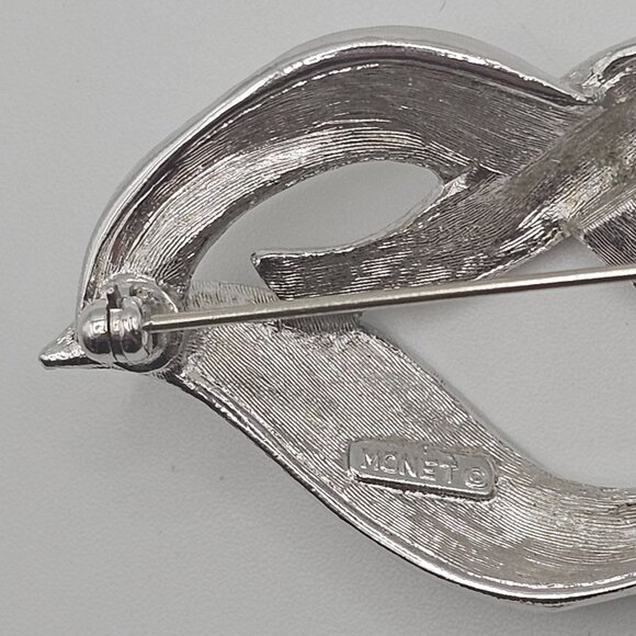 Monet Brooch Brushed Silver Tone Swirl Loop Ribbon Band Signed Pin Elegant Style - Picture 8 of 9
